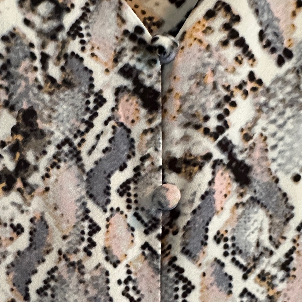 Vince Camuto Women's Snake Print Ruffle Sleeve Top - Picture 2 of 4